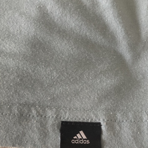 Adidas Tank to. - Picture 4 of 6